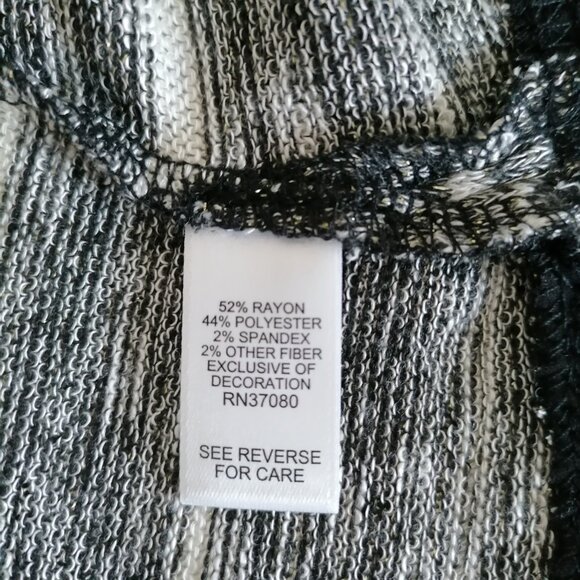 NWT Est. 1946  Womens Gray Ideal Black Tasseled Henley V Neck Top Size Large - Picture 6 of 7